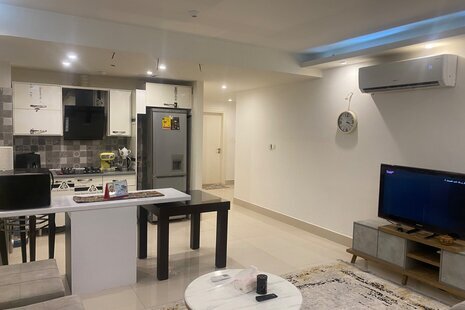 آپارتمان مبله دوخواب برج لاکچری ویو دریا در کیش