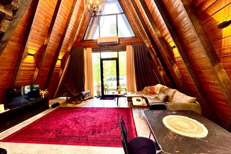 کلبه سوئیسی جکوزی دار دوخواب آرامش در چالوس