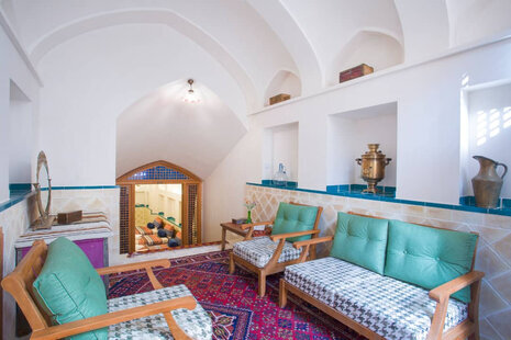 اتاق 4نفره گلفام در هتل سنتی در کاشان