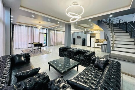 ویلا عمارت استخردار مدرن 3 خواب ترانسیلوانیا در کردان