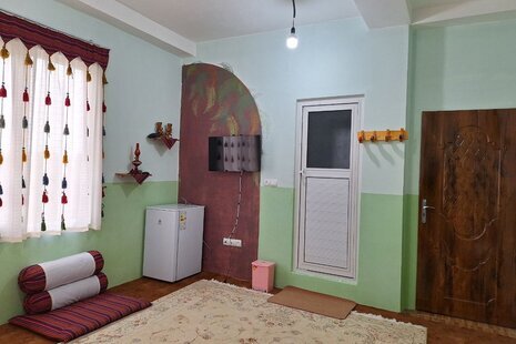 اتاق میجان در اقامتگاه بومگردی فومن