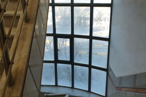 آپارتمان مبله تک خواب طبقه 1 در تیران و کرون