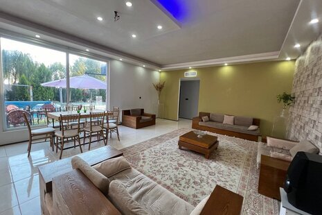 ویلا استخردار سه خواب با زمین فوتبال در تهراندشت