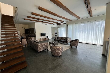 ویلا دوبلکس استخردار دوخواب مشکی در کردان