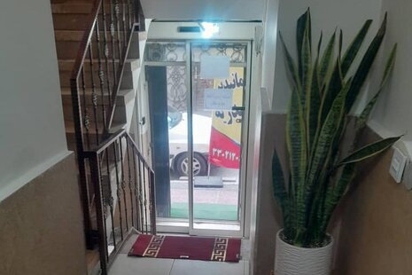 اتاق 102 سه تخت در مسافرخانه میدان خراسان