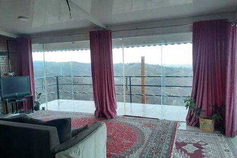 واحد تکخواب در طبقه اول ویلا شایان رستمکلا