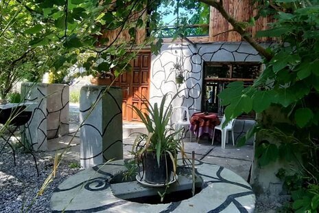 کلبه تک خواب مبله در باغ ویلا در لاهیجان