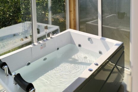 کلبه دوبلکس جکوزی دار تک خواب در سوادکوه