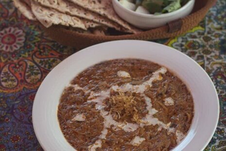 اتاق دونفره شیرین در اقامتگاه بومگردی اصفهان