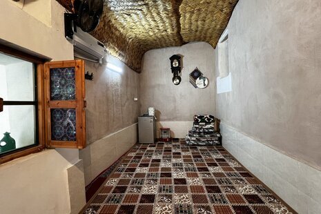 اتاق سلیمان سیرافی در اقامتگاه بومگردی کنگان