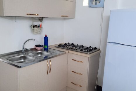 واحد تکخواب تراس دار در طبقه اول ویلای آمل