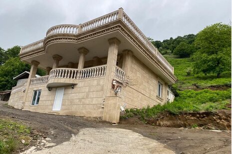 واحد مبله سه خواب در طبقه اول ویلا در آستارا