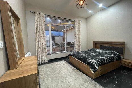 خانه ویلایی سه خواب استخردار بنفشه در چهارباغ