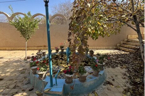 واحد تکخواب توت سفید در بومگردی برزک