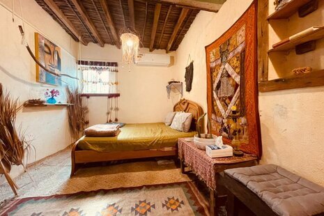 اتاق بوهو در هاستل هرمز
