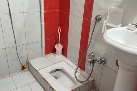 اتاق چهار تخت 201 در هتل مشهد