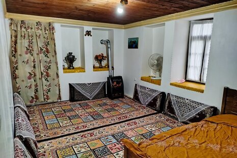 واحد تکخواب در طبقه اول ویلا نگارخاتون در رودبار