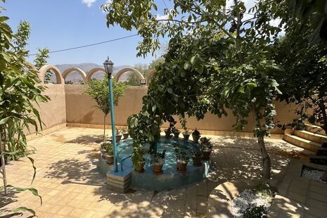 واحد تکخواب گردو در بومگردی برزک