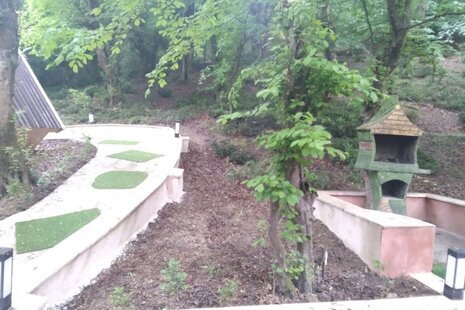 کلبه سوئیسی مبله دوخواب قرمز در پل سفید