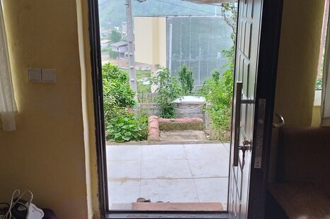 واحد مبله تکخواب طبقه اول ویلا کژال در تنکابن