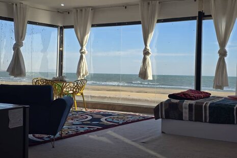 سوئیت 2 ساحلی در مجتمع اقامتی محمدزاده کنگان