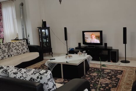 واحد دوخواب در طبقه اول ویلای عباس آباد