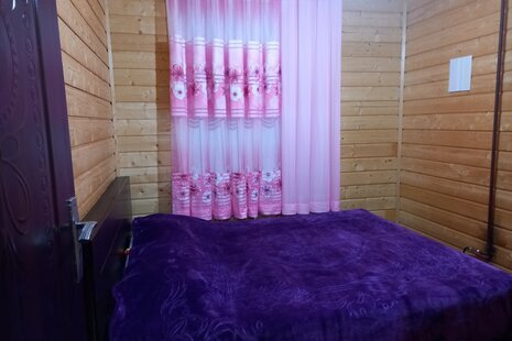 کلبه چوبی دوبلکس دو خواب چشمه در روستا ورمیه ماسال