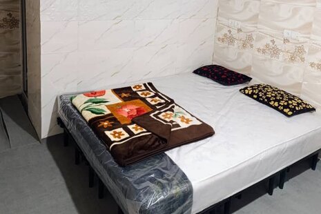 اتاق قلعه در بومگردی بندر لافت