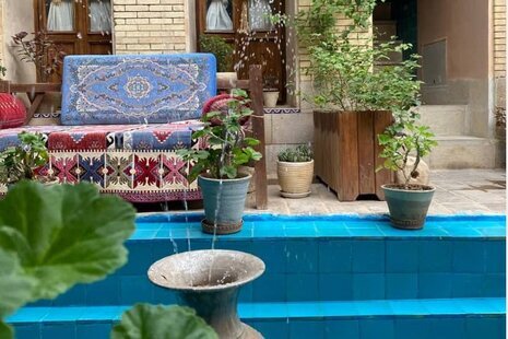 اتاق 2 نفره قجری در اقامتگاه سنتی شیراز