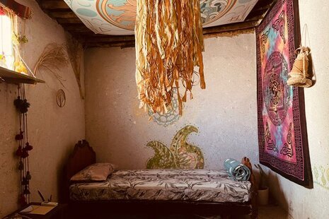 اتاق گنو در هاستل هرمز