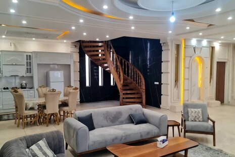 کاخ ویلا دوبلکس استخردار لوکس 4 خواب آبشار در چهارباغ