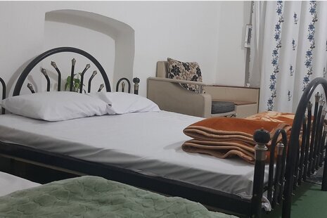 اتاق شماره 5 (18 متر) 3 تخته در مسافرخانه بهار یزد