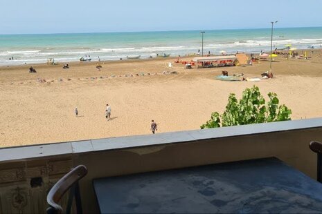 واحد دوخواب (رو به دریا) در هاستل بابلسر