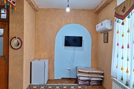 اتاق ناریکا در اقامتگاه بومگردی فومن