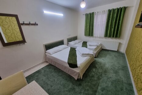 واحد 203 در هتل آپارتمان مشهد