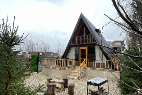 کلبه دوبلکس سوئیسی رز در کلاردشت