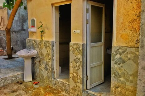 واحد نخل جنوب و ساحل رنگی در اقامتگاه بومگردی هرمز