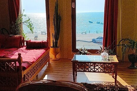 سوئیت مبله ساحلی در بوشهر