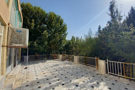 ویلا مبله دو طبقه دوخواب لب آب در باغ بهاردان