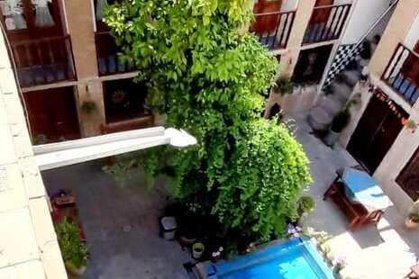 اتاق 4 در اقامتگاه بومگردی شیراز