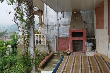 واحد مبله تکخواب طبقه اول ویلا کژال در تنکابن