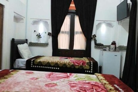 اتاق 2 نفره شقایق در اقامتگاه بومگردی یزد