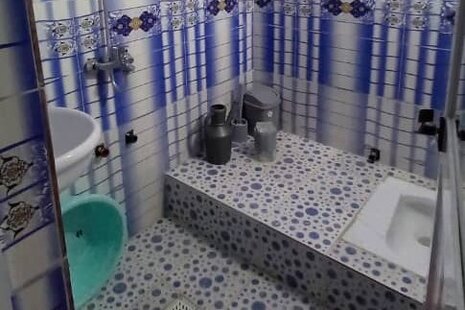 واحد تکخواب در طبقه ی دوم اقامتگاه بومگردی تنکابن