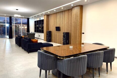 ویلا استخردار تریپلکس سه خواب مدرن ملورا در رودهن