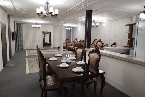 آپارتمان مبله سه خواب طبقه اول در مشهد