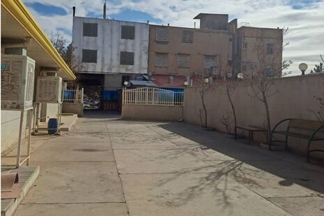 اتاق سه نفره در مهمانپذیر تاکستان