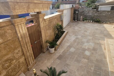 سوییت طبقه اول در نور