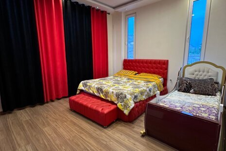 ویلا استخردار چهارخواب آنتیک در رودهن