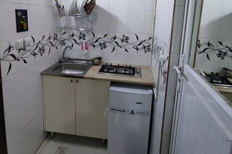 سوئیت سه تخت با سرویس فرنگی در مسافرخانه مشهد