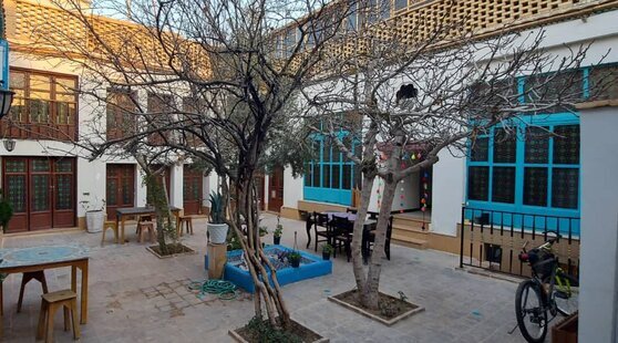 اتاق دوتخته آیینه بوم گردی در اصفهان